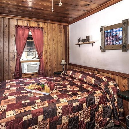 Apache Village 9, Queen Bed, Midtown, Pet Friendly, Sleeps 2 Ruidoso Eksteriør billede
